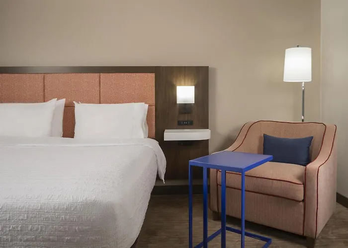 Hampton Inn & Suites - Mansfield